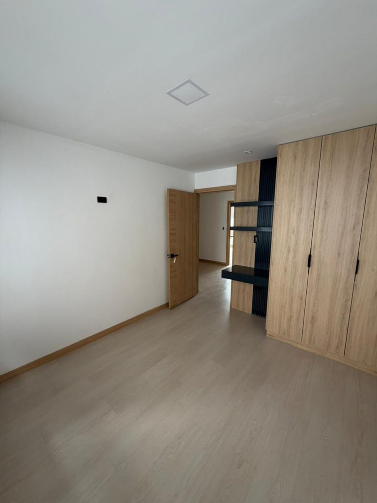 p3175-misicata-emov-10