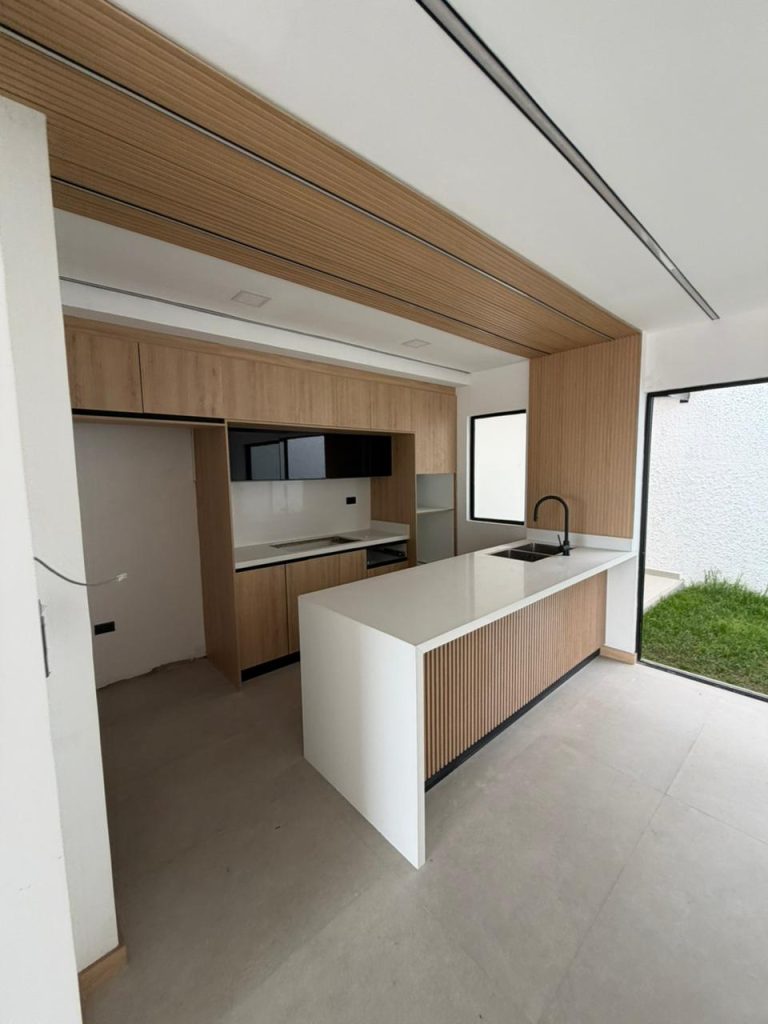 p3175-misicata-emov-3